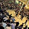 سینه زنی بوشهری، همراهی عزاداران در مرثیه خوانی پاکان