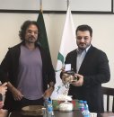 اهدای نشان بینالمللی محسن شریفیان، جان هنرمندی را نجات داد
