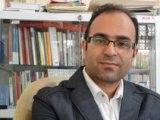 آن که به نام وصفت هر دو "موحد" است